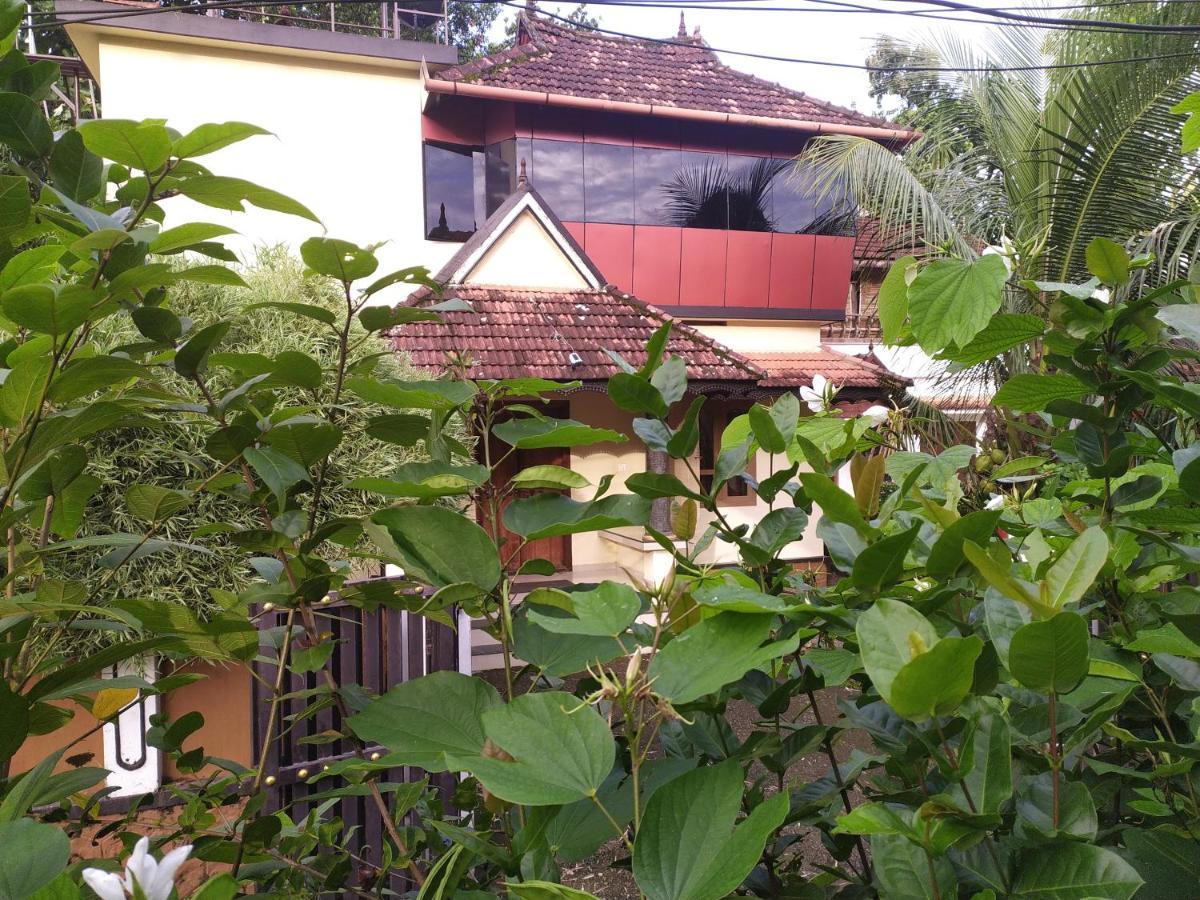 Swasthi Griha Villa Aranmula Ngoại thất bức ảnh